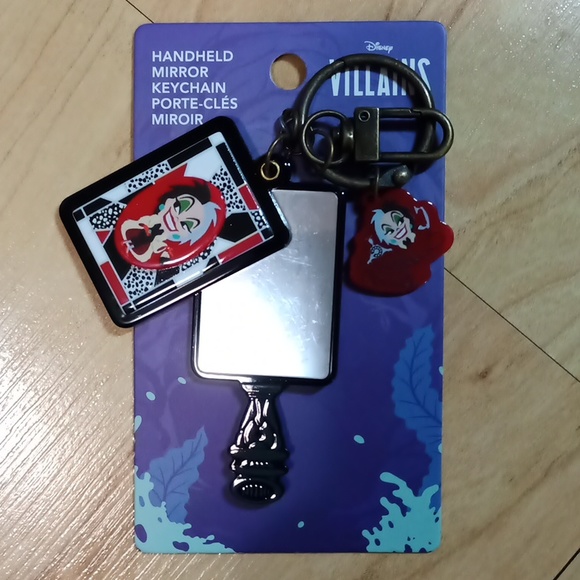 $5 Disney Villains Miniso Handheld Mirror Keychain 101 Dalmatians Cruella - Picture 2 of 9